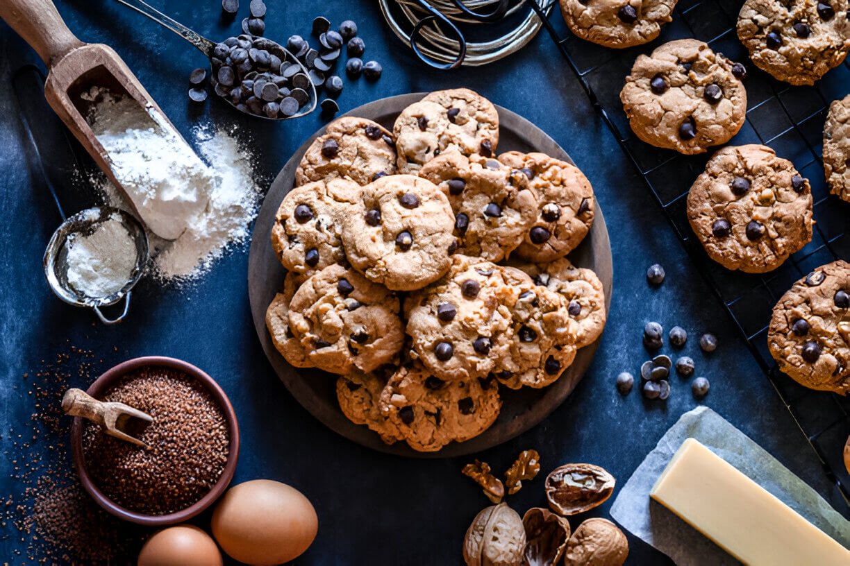 How many calories are in a double chocolate chip cookie?